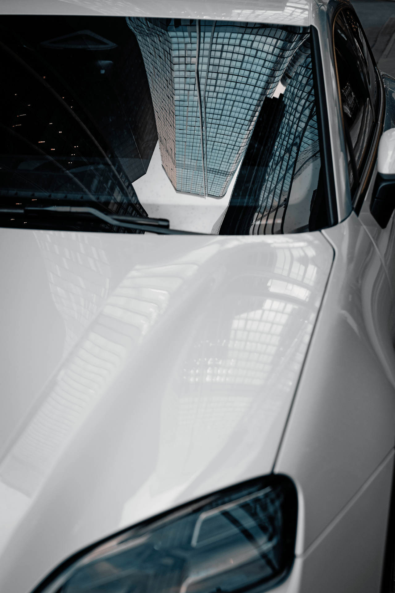 Detailaufnahme des Macan 4 von vorne.